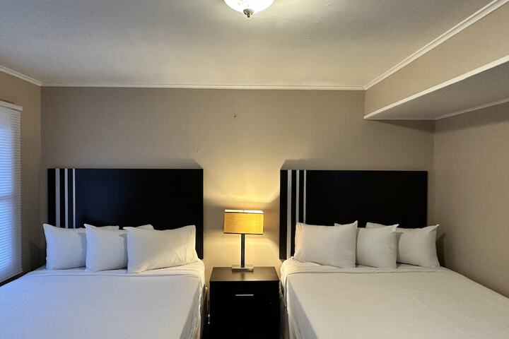 Room 11 of 22
