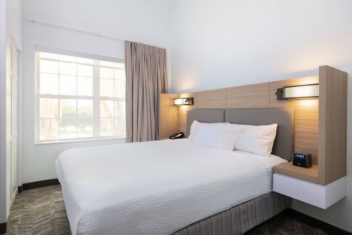 Room 20 of 33