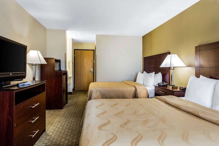 Room 33 of 46
