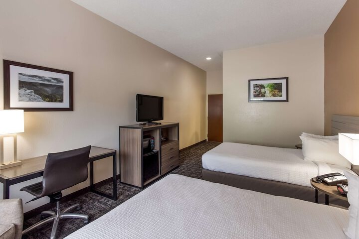 Room 17 of 28