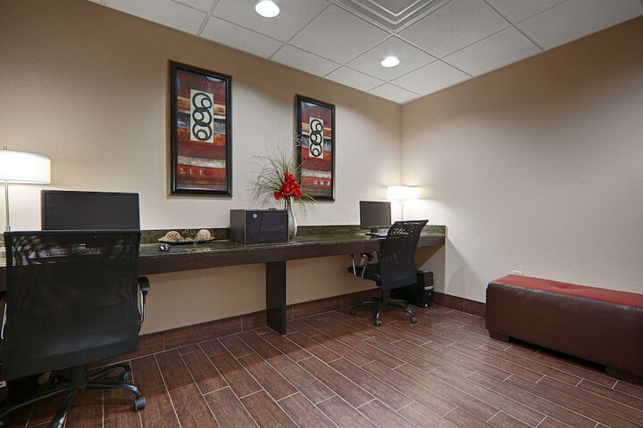 Business Center 20 of 20