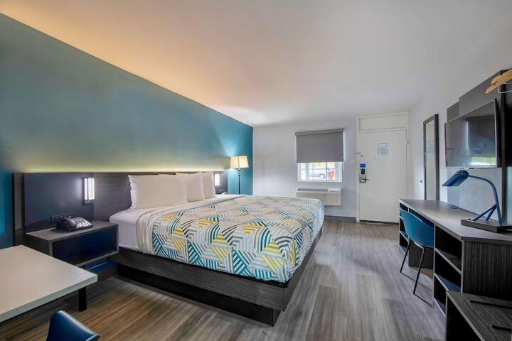 Room 25 of 27