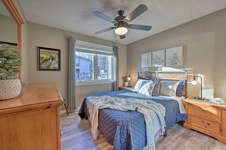 Bella Vista Home w / Deck + Trails: on Golf Course!