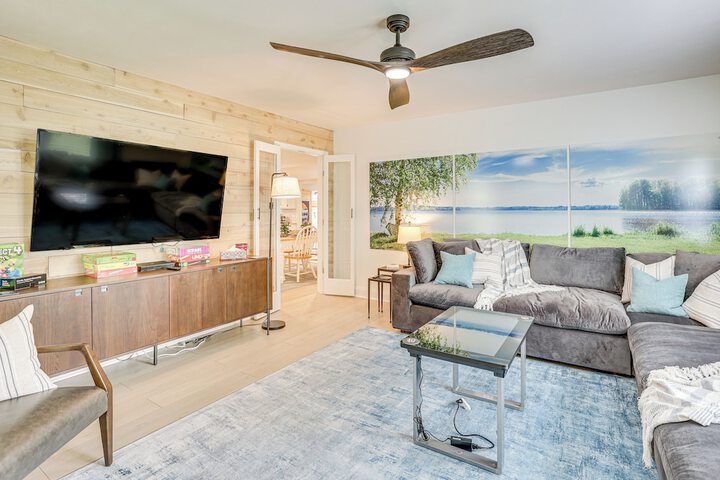 Family Home w / Hot Tub: 1/2 Mi to Lake Milton