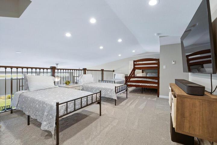 Black Hills Barndo-Hot Tub & Massage Chair