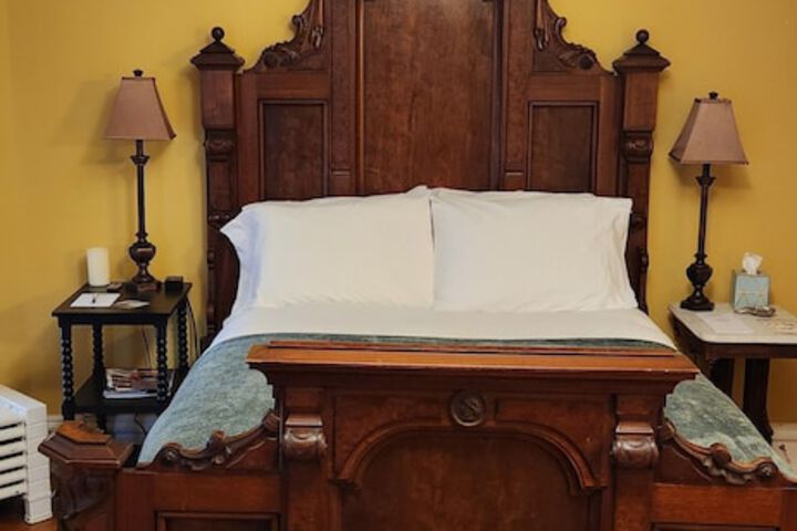 Oaklawn Inn LLC