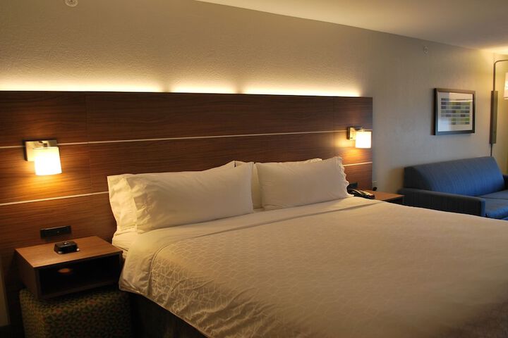 Holiday Inn Express Hotel & Suites Indianapolis North Carmel by IHG