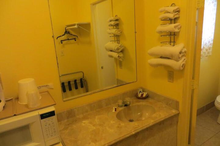 Cottonwood Inn