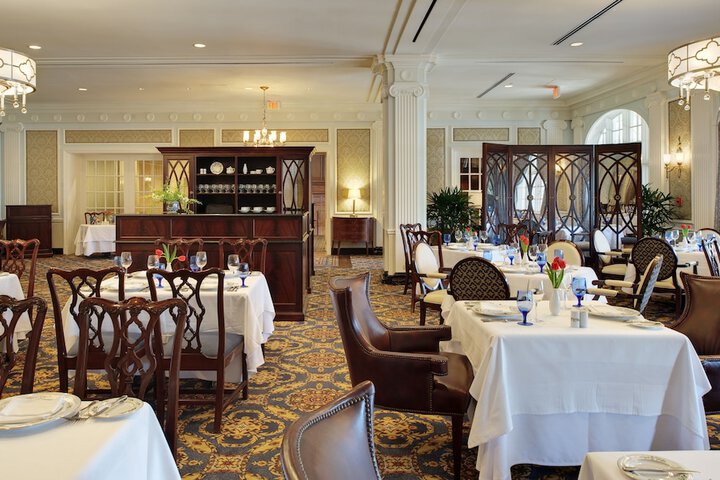 Hotel Roanoke & Conference Center Curio Collection by Hilton