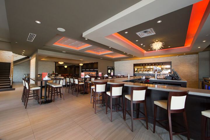 Holiday Inn Hotel & Suites Davenport by IHG