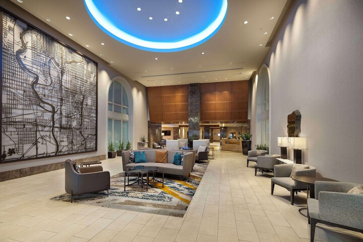 Hilton Indianapolis Hotel & Suites