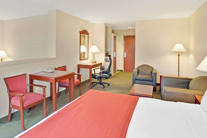 Room 5 of 19