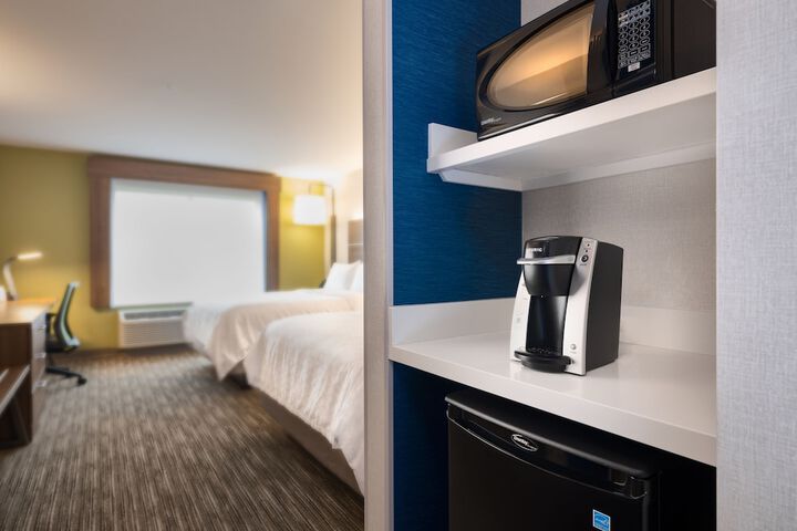 Room 16 of 28