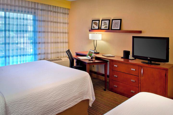 Room 12 of 28