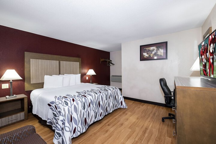 Room 12 of 37