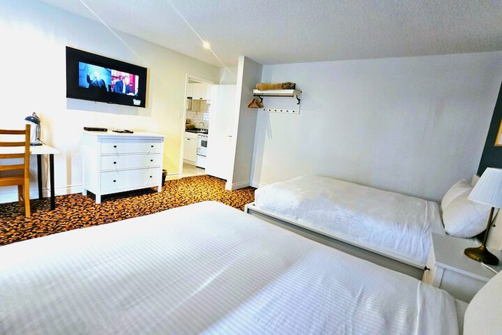 Cloud 9 Inn