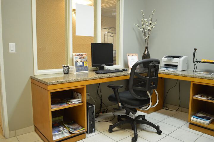 Business Center 43 of 47