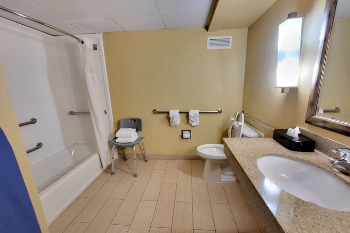 Room 16 of 29