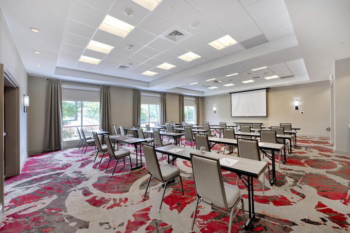 DoubleTree by Hilton Raleigh - Cary