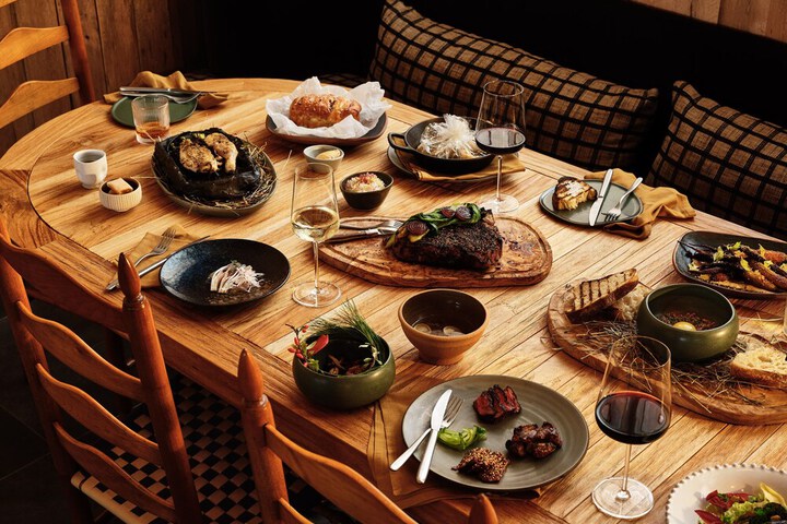 Dining 21 of 32