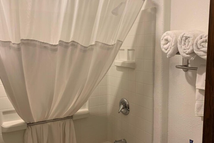 Room 25 of 41