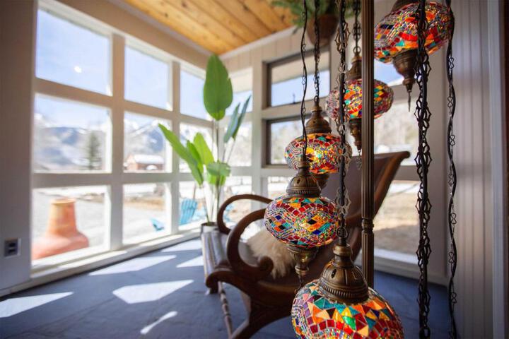 Lake Cabin w / King Bed Foodie Kitchen, & Views