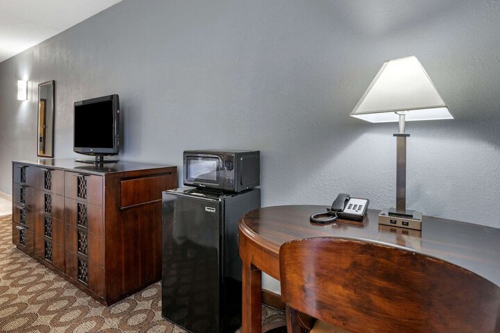Room 21 of 37