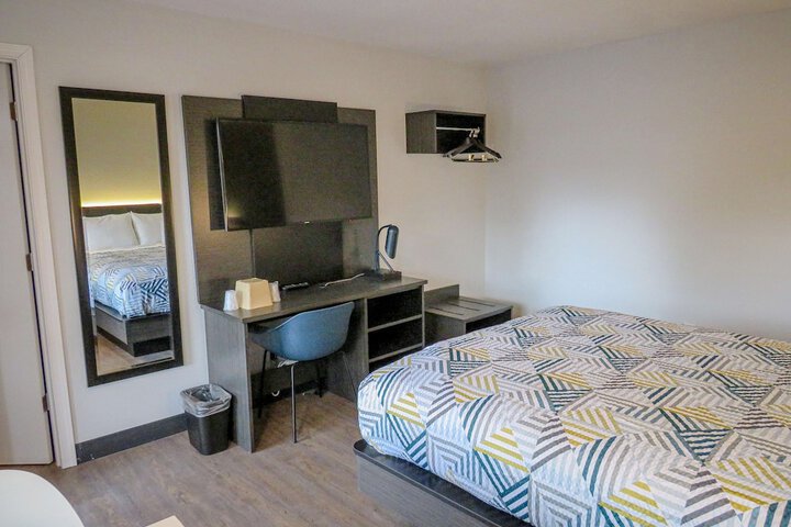 Room 12 of 37