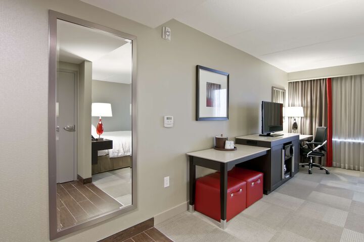 Room 25 of 48
