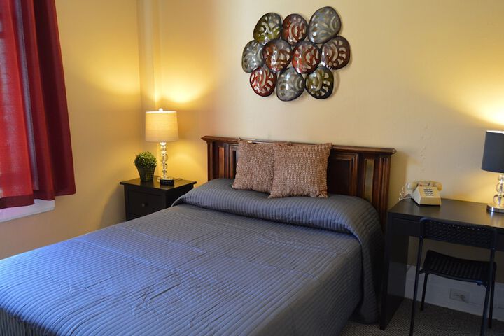 Room 9 of 35