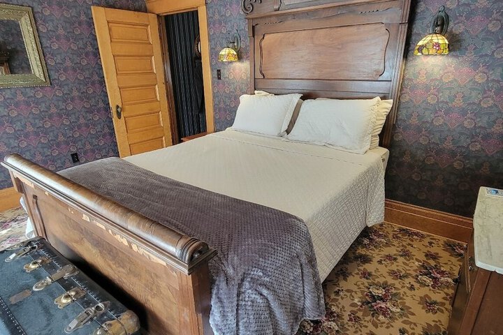 Room 17 of 47