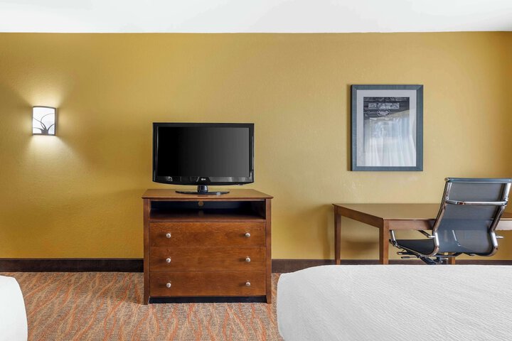 Best Western Plus Tupelo Inn & Suites