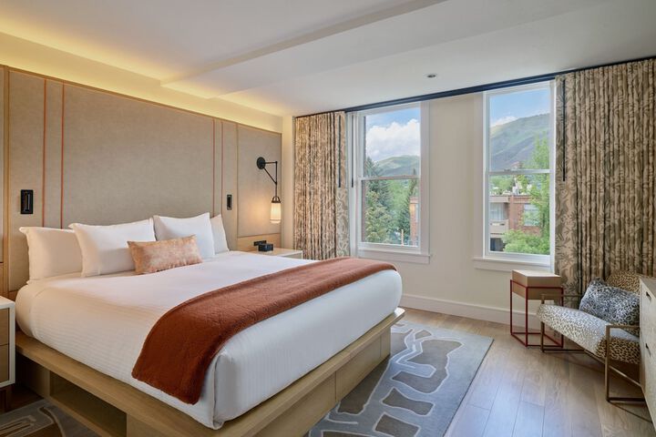 Room 43 of 60