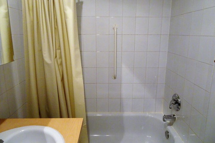 Room 10 of 62