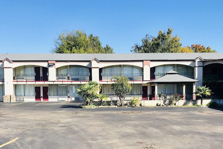 Executive Inn