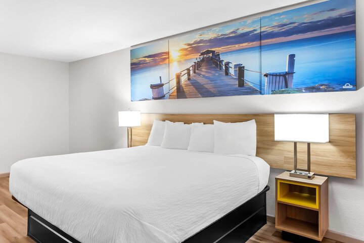 Days Inn by Wyndham Huntington
