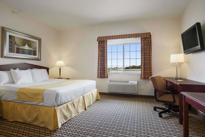 Room 12 of 40