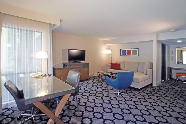 Hilton Palm Springs Resort