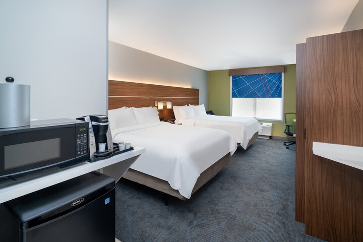 Room 32 of 50