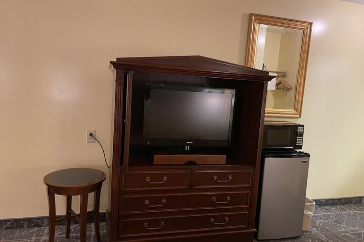 Knights Inn & Suites Dublin