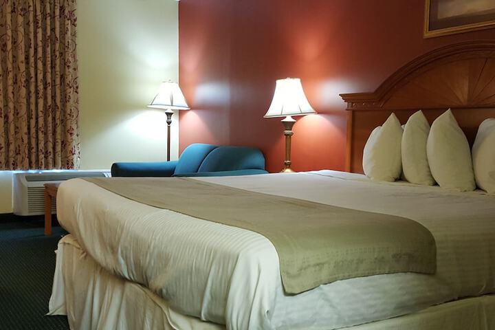 Room 8 of 27