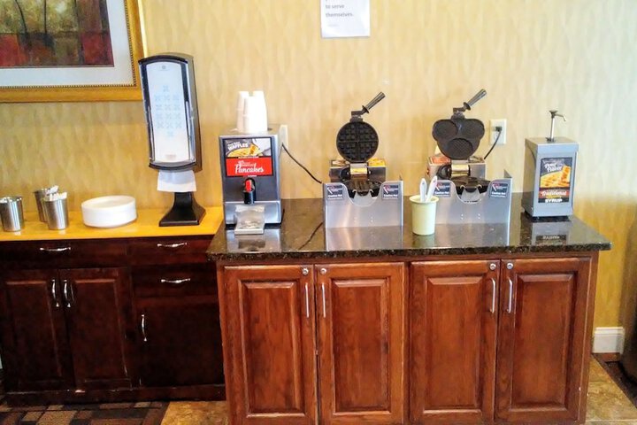 Breakfast/Coffee Service 16 of 22