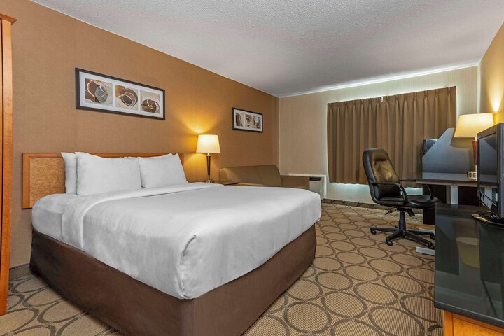 Room 12 of 28