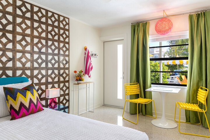 Room 47 of 142