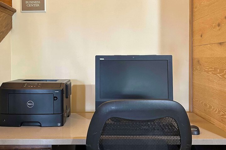 Business Center 16 of 16