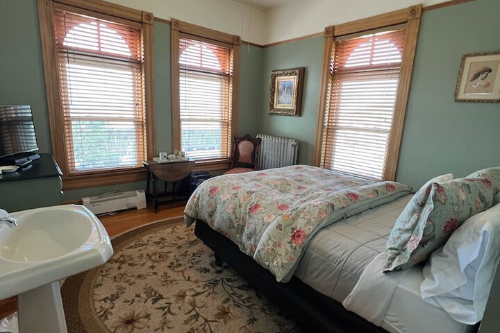 Room 49 of 80