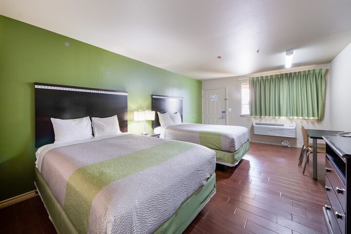 Room 33 of 35