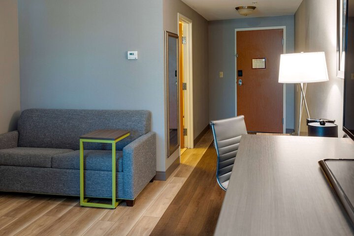 Room 25 of 41