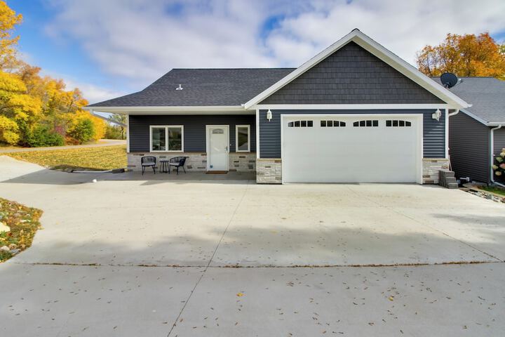 Pearl Lake Retreat w / Dock & Stunning Views!