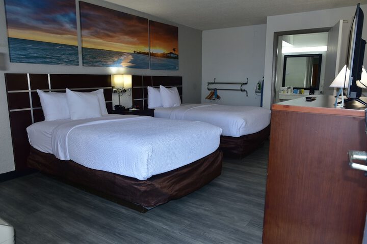 Room 32 of 69